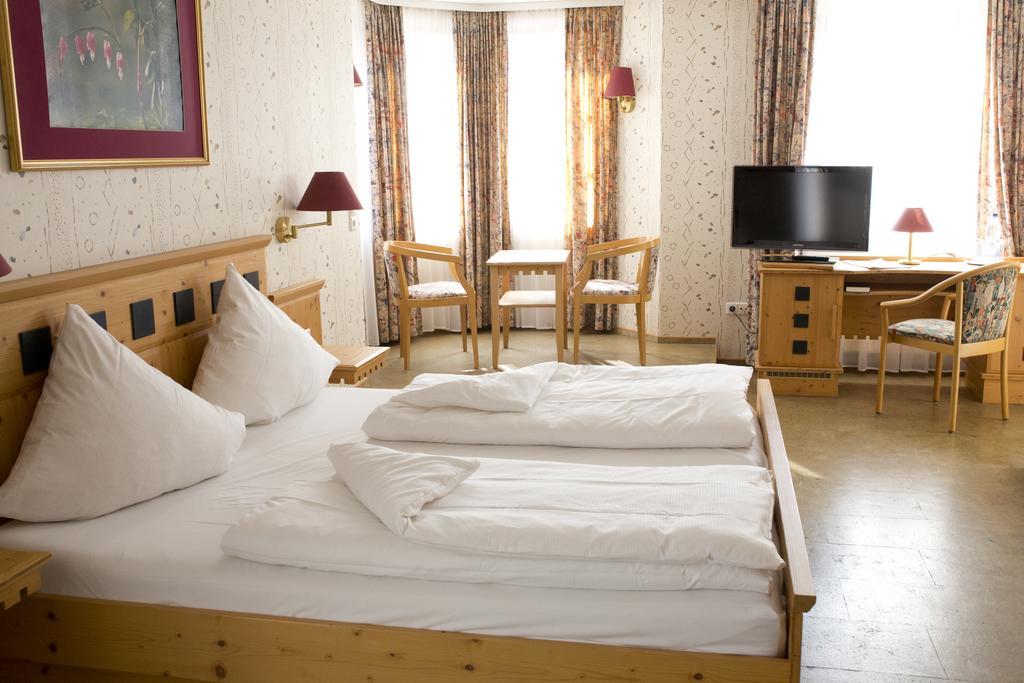 Hotel Hirsch Rothenberg Buitenkant foto